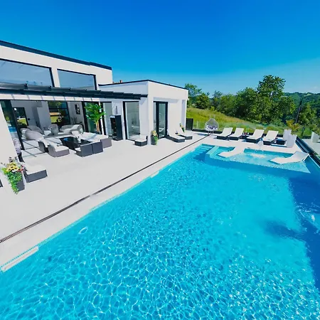 Villa Salkic